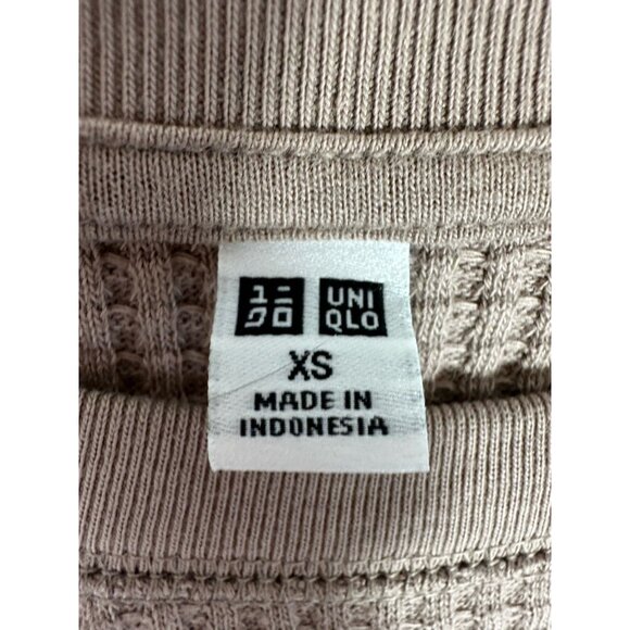 Uniqlo Dress Womens Extra Small Gray Beige Lot Of 2 Thermal T Shirt Crew Neck - Picture 10 of 13